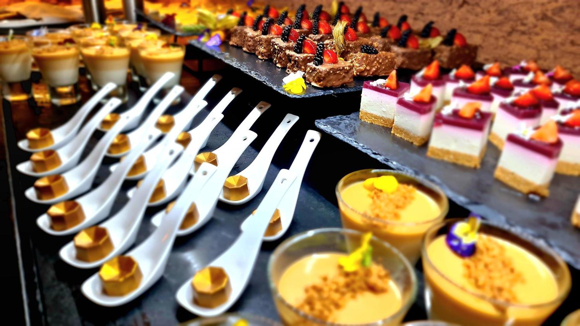 Monchique Resort & Spa Экстерьер фото A selection of desserts