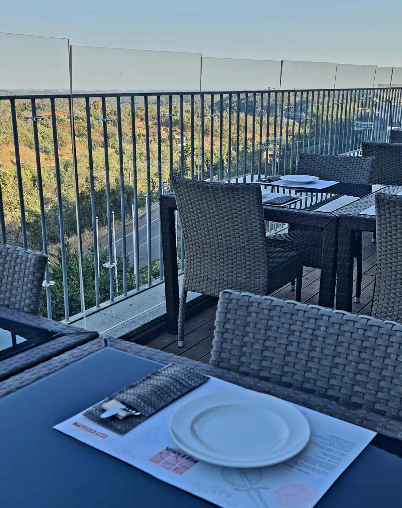 Monchique Resort & Spa Экстерьер фото The restaurant at the top of the tower