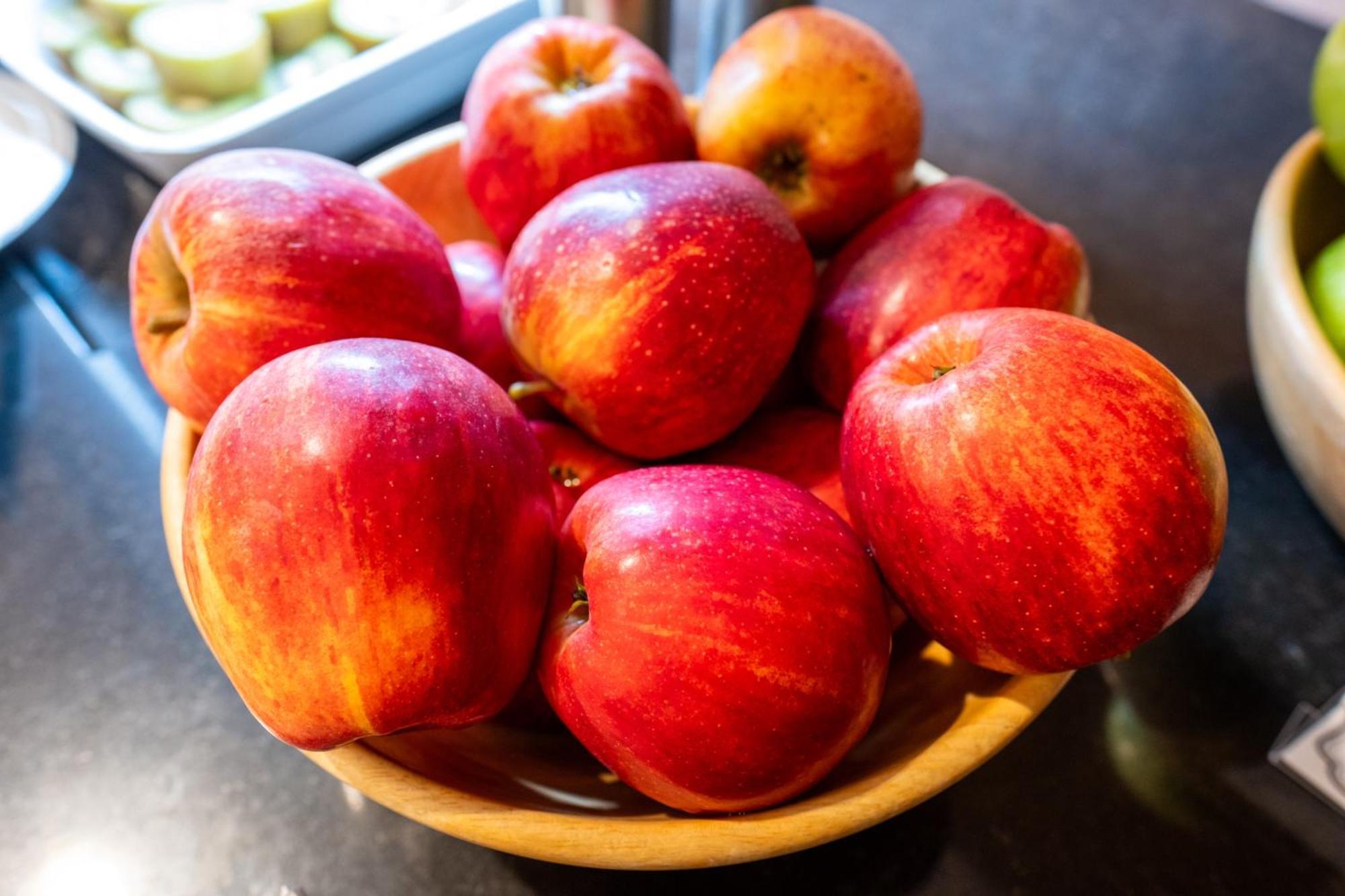 Monchique Resort & Spa Экстерьер фото Honeycrisp apples